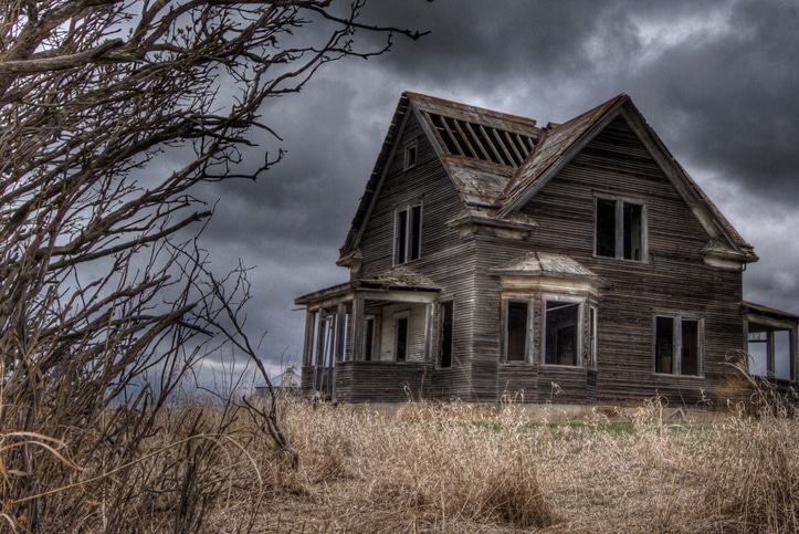 Low Angle View Of an abandoned sky Against Cloudy Sky